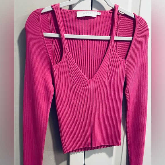NEW! ASTR the Label Estefania Sweater. Size Medium - Picture 6 of 10